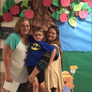 Meet your Posher, Lora